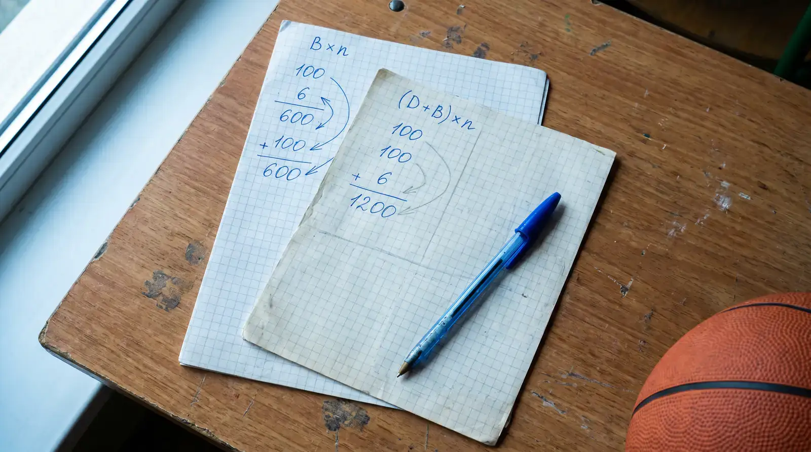 Ръкописни бележки със сравнение на формулите B×n и (D+B)×n за оборот